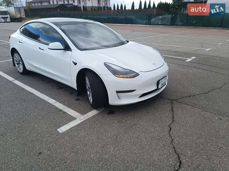Седан Tesla Model 3 2020 в Киеве