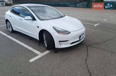Седан Tesla Model 3 2020 в 