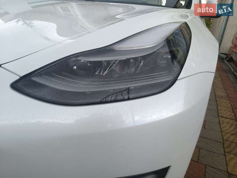 Седан Tesla Model 3 2020 в Киеве