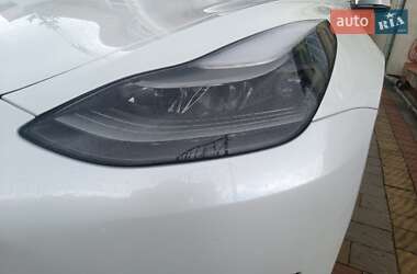 Седан Tesla Model 3 2020 в 