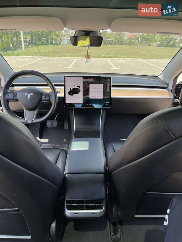 Седан Tesla Model 3 2018 в Одессе