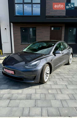 Седан Tesla Model 3 2022 в Луцке