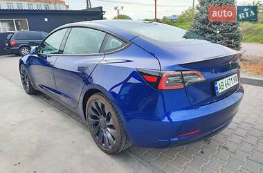 Седан Tesla Model 3 2023 в 