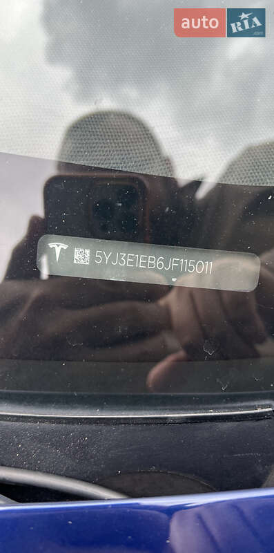 Седан Tesla Model 3 2018 в Броварах