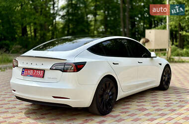 Седан Tesla Model 3 2021 в 