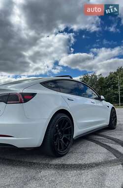Седан Tesla Model 3 2019 в 