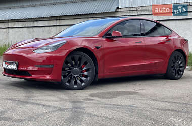 Седан Tesla Model 3 2021 в 