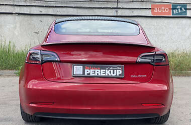 Седан Tesla Model 3 2021 в 