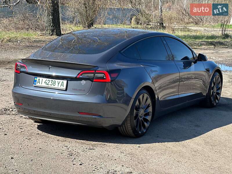 Седан Tesla Model 3 2023 в Фастові