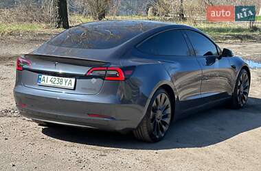 Седан Tesla Model 3 2023 в 