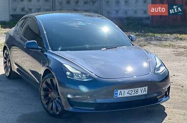 Седан Tesla Model 3 2023 в 