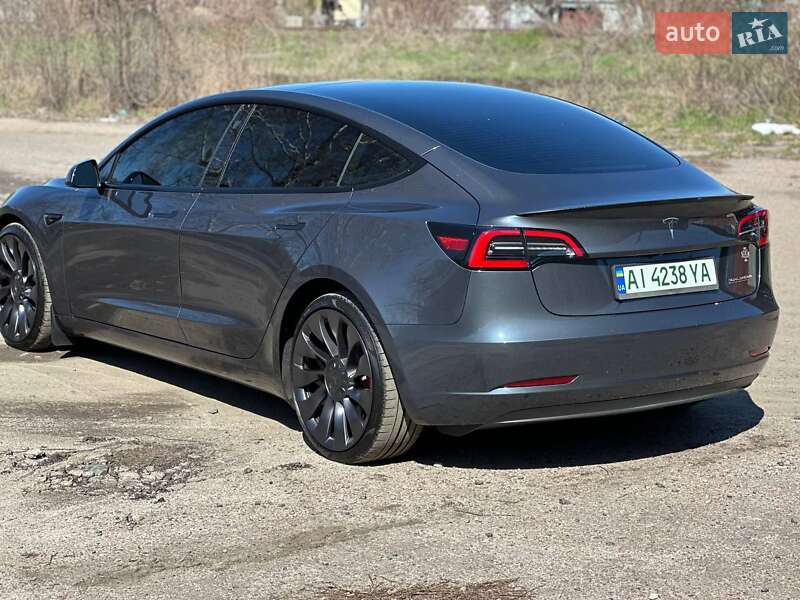 Седан Tesla Model 3 2023 в Фастові