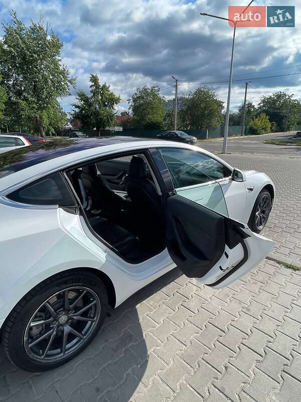 Седан Tesla Model 3 2018 в Ирпене фото 10 Седан Tesla Model 3 2018 в Ирпене