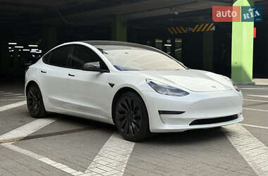 Седан Tesla Model 3 2021 в 