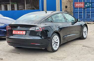 Седан Tesla Model 3 2021 в 
