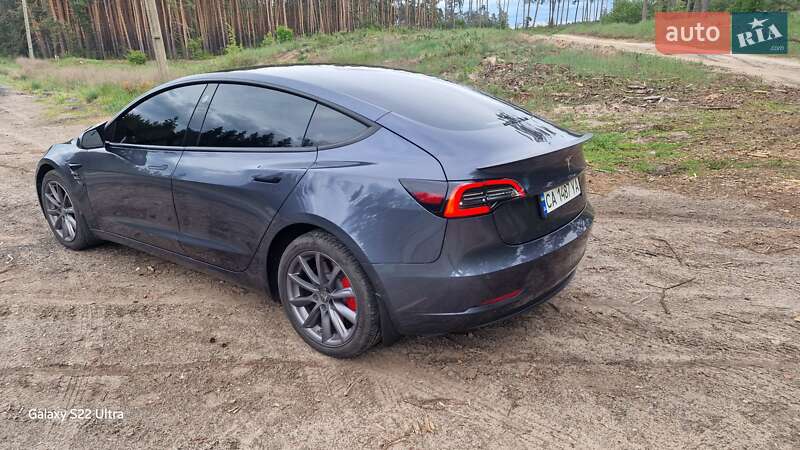 Седан Tesla Model 3 2022 в Киеве
