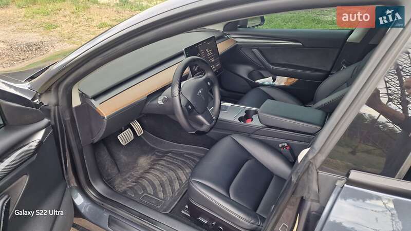 Седан Tesla Model 3 2022 в Киеве