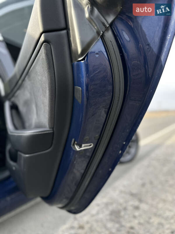 Седан Tesla Model 3 2018 в Львове