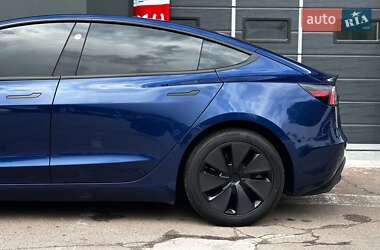 Седан Tesla Model 3 2024 в 