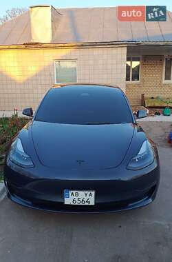 Седан Tesla Model 3 2023 в 