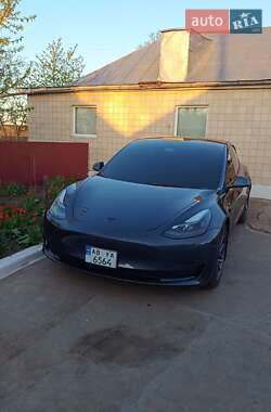Седан Tesla Model 3 2023 в 