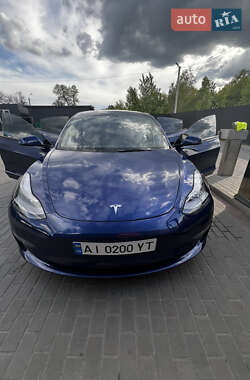 Седан Tesla Model 3 2022 в 