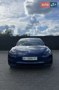 Седан Tesla Model 3 2022 в 