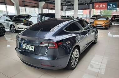 Седан Tesla Model 3 2018 в 