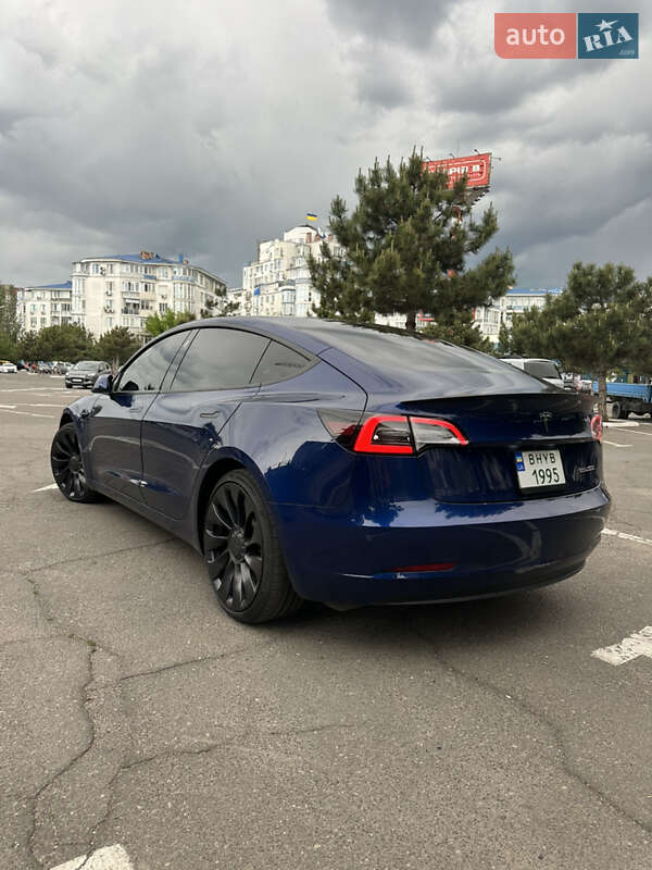 Седан Tesla Model 3 2022 в Одессе