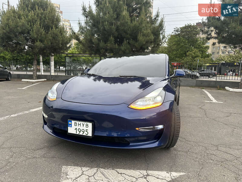 Седан Tesla Model 3 2022 в Одессе