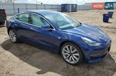 Седан Tesla Model 3 2020 в 