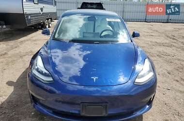 Седан Tesla Model 3 2020 в 