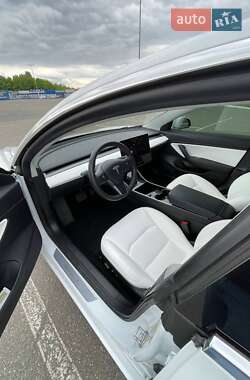 Седан Tesla Model 3 2019 в 
