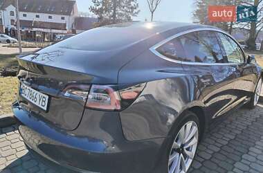 Седан Tesla Model 3 2019 в 