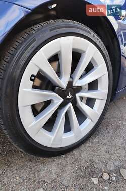 Седан Tesla Model 3 2019 в 