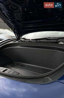 Седан Tesla Model 3 2019 в 