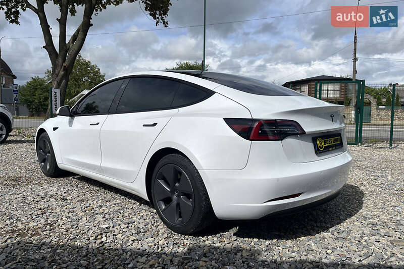 Седан Tesla Model 3 2022 в Коломые