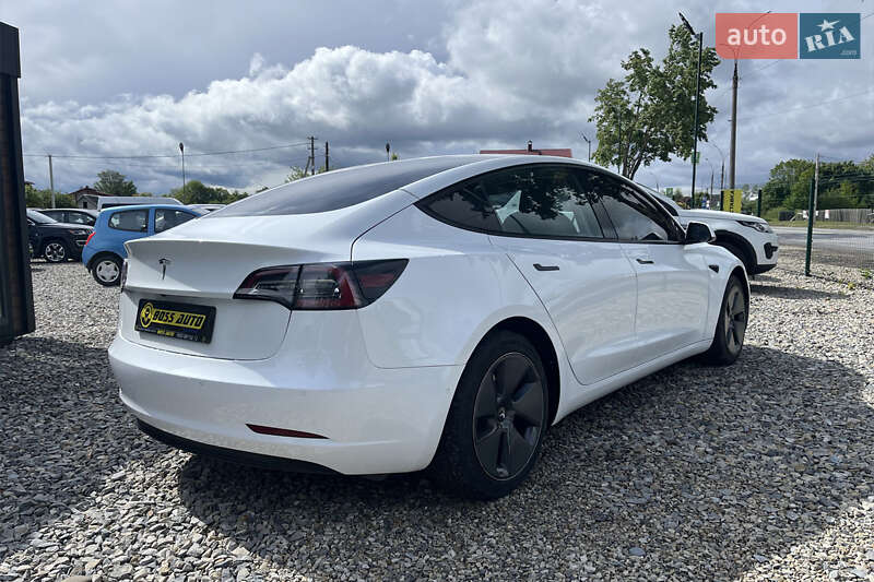 Седан Tesla Model 3 2022 в Коломые