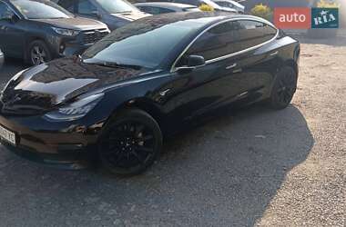 Седан Tesla Model 3 2019 в Львове