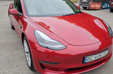 Седан Tesla Model 3 2023 в 