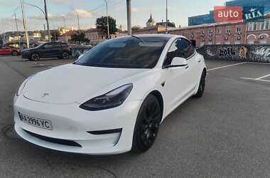 Седан Tesla Model 3 2023 в 