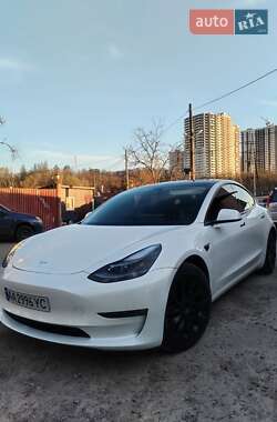Седан Tesla Model 3 2023 в 