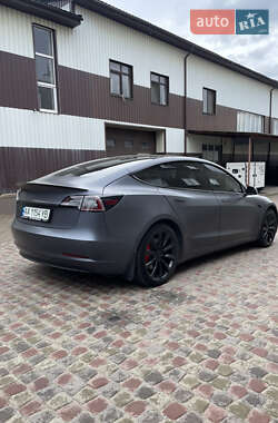 Седан Tesla Model 3 2020 в 