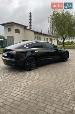 Седан Tesla Model 3 2019 в 