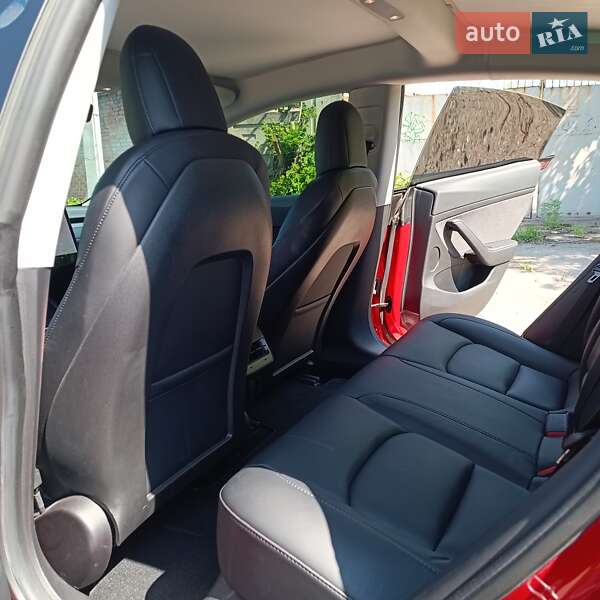 Седан Tesla Model 3 2021 в Києві