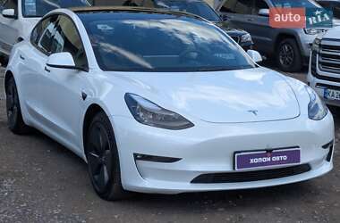 Седан Tesla Model 3 2021 в 
