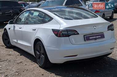 Седан Tesla Model 3 2021 в 