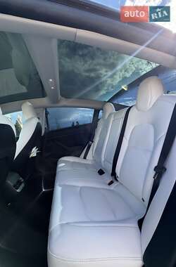 Седан Tesla Model 3 2022 в 