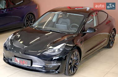 Седан Tesla Model 3 2024 в 
