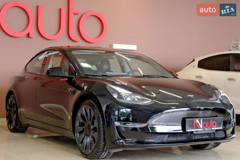 Седан Tesla Model 3 2023 в Одесі